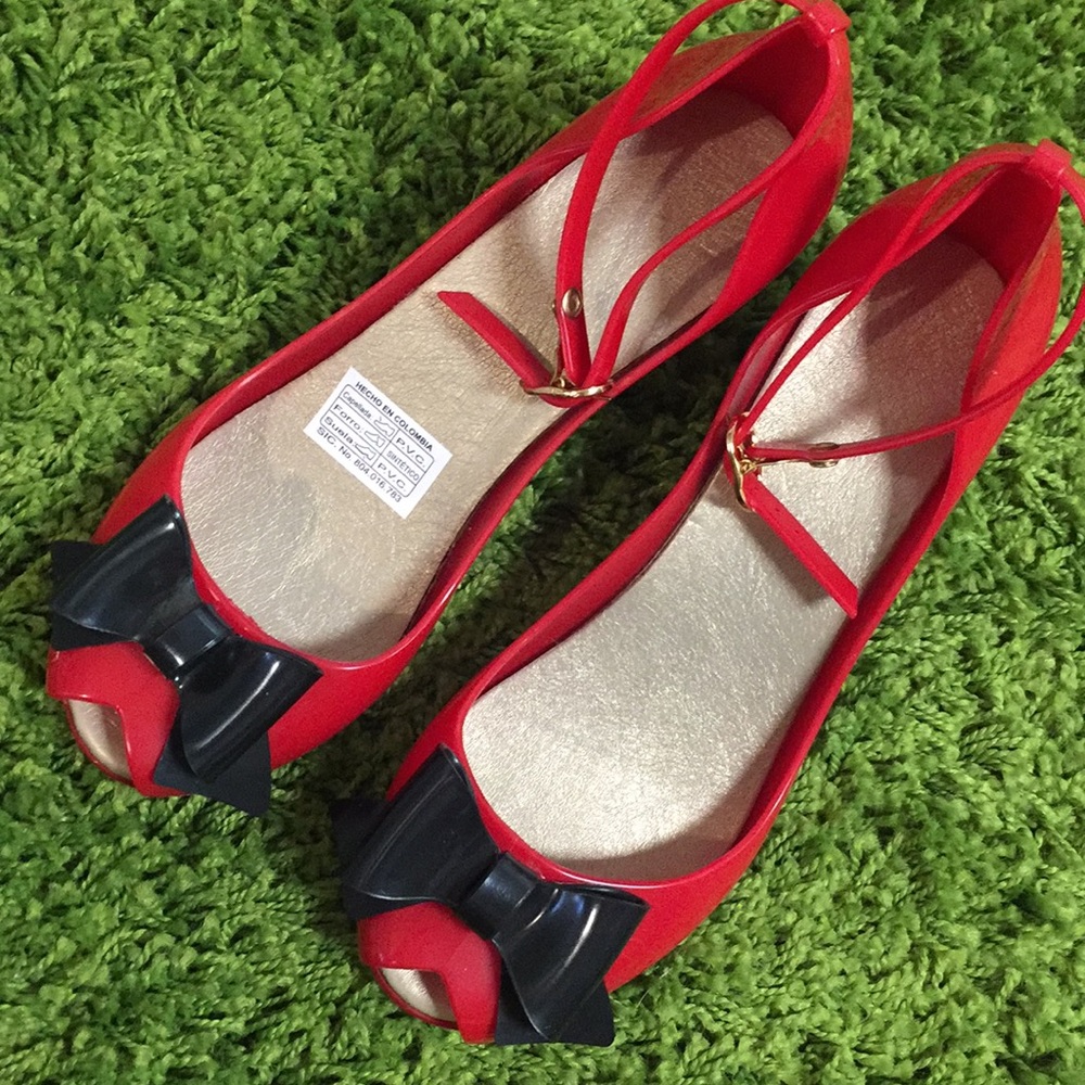 PvC  Red Wedges with Black Bow